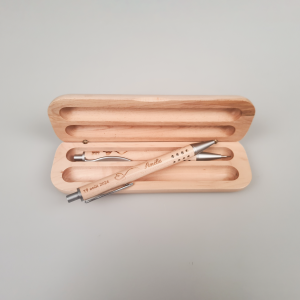 Stylos bois gravés + étuis